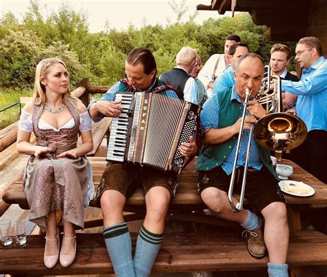 Oktoberfest Bands for hire | Booking Oktoberfest Bands in ...