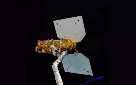 Nasa Satellite To Crash Into Earths Atmosphere Caliberaz