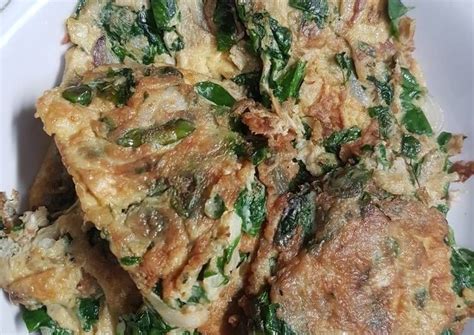 Daun kelor memiliki nutrisi penting, termasuk protein, vitamin b6, vitamin c, riboflavin dan banyak produk daun kelor yang dijual bebas mulai dari suplemen, teh, hingga makanan. 5 Resep dan Cara Mengolah Daun Kelor, Gampang dan Sehat untuk Tubuh