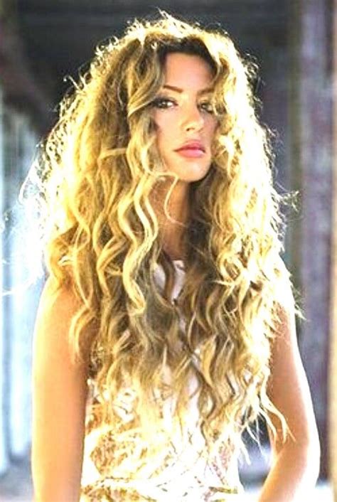 Beautiful Hair Such Amazing Wavy Mermaid Curls Long Layered Hair