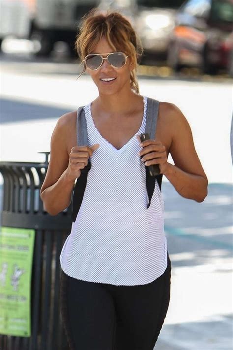 Halle Berry Candids In Los Angeles Oct 2010 15 Gotceleb