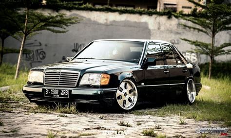Tuning mercedes w124 300ce coupe 1992 stance works / тюнинг мерседес w124 купе muzica: Stanced Mercedes-Benz E320 W124