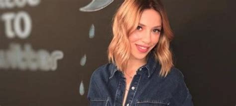 Τη γαρυφαλλιά καλιφώνη τη γνωρίσαμε μέσα από το greece's next top model τη χρονιά που μας πέρασε. Η Αγρινιώτισσα Γαρυφαλλιά Καλιφώνη βγήκε από το Next Top ...