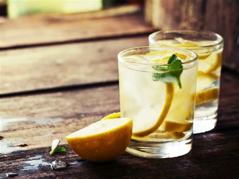 Aktiviti yang menarik dan seronok. Dibiasakan Yuk, Ini 5 Manfaat Minum Air Lemon Hangat ...