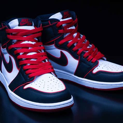 The black and red combination pays tribute to the chicago bulls and the red 'bloodlines' throughout the entire upper makes this sneaker extra distinctive. Air Jordan 1 Retro High OG "Bloodline" - Stress95
