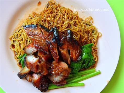 They've been around for almost 20 years,their wantan mee is dry dust: Yulek Wan Tan Mee Cheras Kuala Lumpur KL Bests JK1142 ...