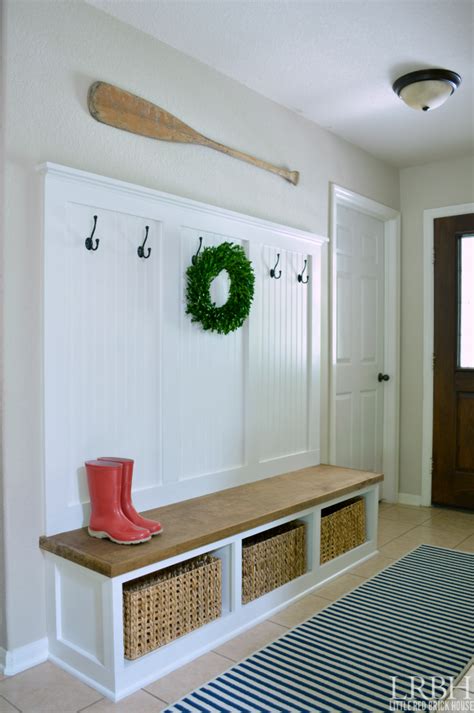 25 Real Life Mudroom And Entryway Decorating Ideas By