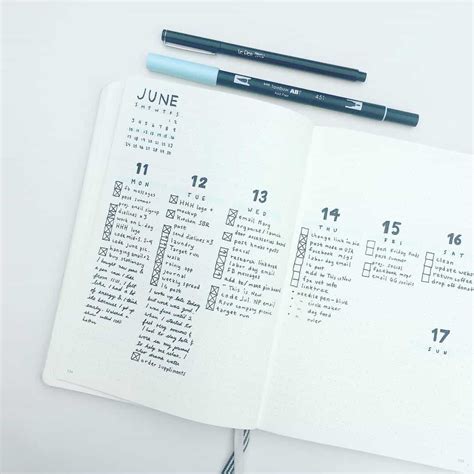 In the bullet journal method, ryder carroll, creator of the bullet journal, refers to such spreads as custom collections. 32 Easy Minimalist Bullet Journal Weekly Spreads to Try ...