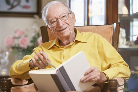 Caregiver In Fairfax Va Tips For Seniors Who Like To Read