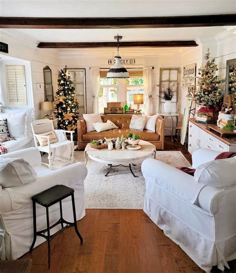 Cozy Cottage Living Rooms