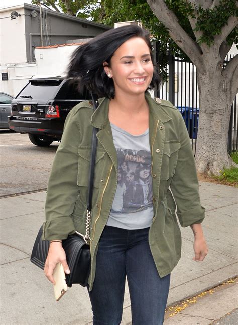 Demi Lovato Street Style Heading To The Office In West Hollywood 5 18 2016