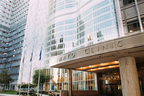 Mayo Clinic retains top spot on 2017-18 rankings of America's top hospitals