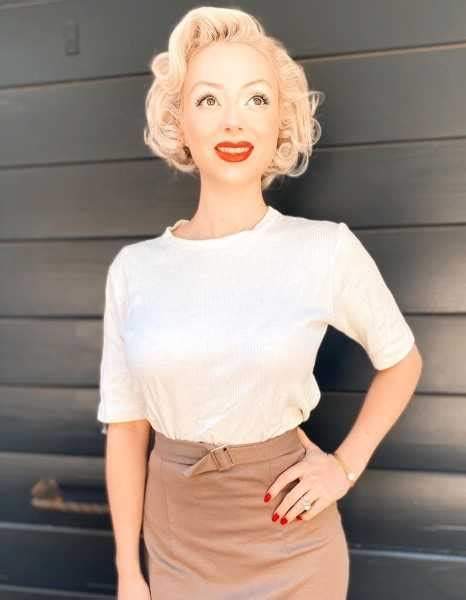 Influencer jasmine chiswell talks why she loves vintage, marilyn, ghosts and life in la. Jasmine Chiswell (TikTok Star) Biography, Age, Boyfriend ...