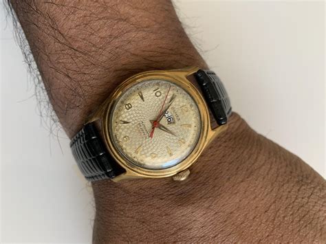 Modeled after the money in the bank briefcase suspended above the ring during the annual ladder match, and used by several superstars to cash in their championship contracts, now you can own. WTS Vintage Damex Automatic Gold Case w/ UNIQUE/GORGEOUS Dial - 180$ Shipped : Watchexchange