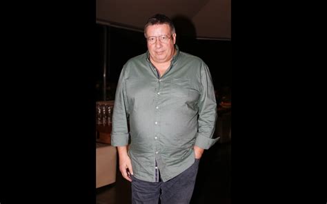 Discussão acesa no prolongamento viral no twitter. Manuel Serrão Comentador adormeceu no programa em direto ...