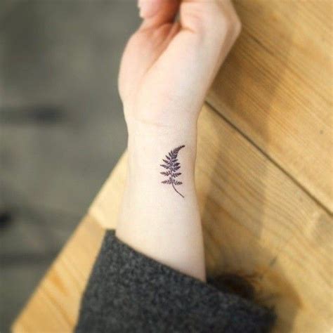 This article reviews 100 photos of tattoos that incorporate geometric shapes into the imagery. Geometric Tattoo - Small+Tattoos+For+Men+With+Meaning ...
