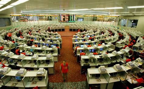 Fri, jul 16, 2021, 4:08am edt 交投偏软港交所（00388）急寻新出路 未来紧抱行业期指大腿|港交所-智通财经网