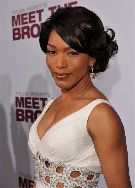 Then And Now Angela Bassett Has Aged Flawlessly The Urban Daily