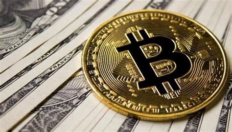 تشبه عملة تعدين البيتكوين، بالبحث عن الذهب في المناجم الخاصة به في باطن الأرض، كذلك الأمر في البيتكوين، فتقوم بالبحث عن العملة ولكن ليس في باطن الأرض، ولكن تقوم بتعدينها بواسطة جهاز الحاسب الآلي الخاص بك. عملة البيتكوين تقفز لمستوى 27 ألف دولار وتسجل مكاسب قياسية | الاقتصاد | جريدة الطريق