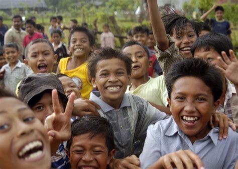 Orang Indonesia Dan Caranya Berbahagia Yang Sederhana