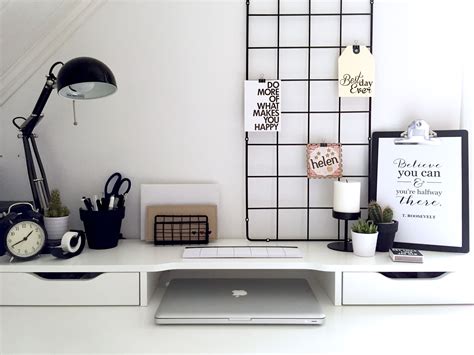 How can i decorate my room in black and white? Minimalist black and white workspace. IKEA Alex desk ...