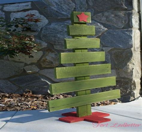 Pallets Made Wooden Christmas Trees Pallet Ideas