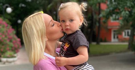 По словам леры, это произошло не с первого раза. Лера Кудрявцева показала, как трогательно внук целует ее ...