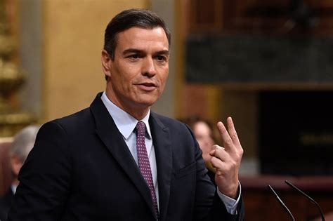 Pedro sánchez also announces minimum basic income scheme and return of football. Pedro Sánchez, elegido presidente de un gobierno de ...