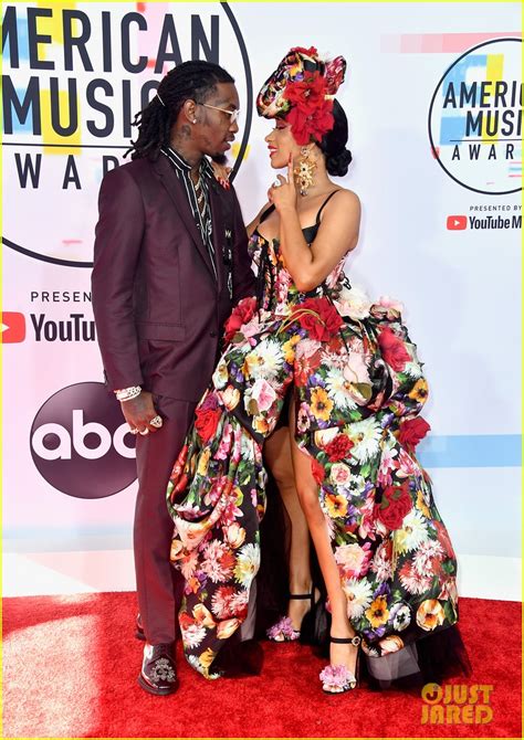 Cardi B S Husband Offset Joins Her At American Music Awards Photo American