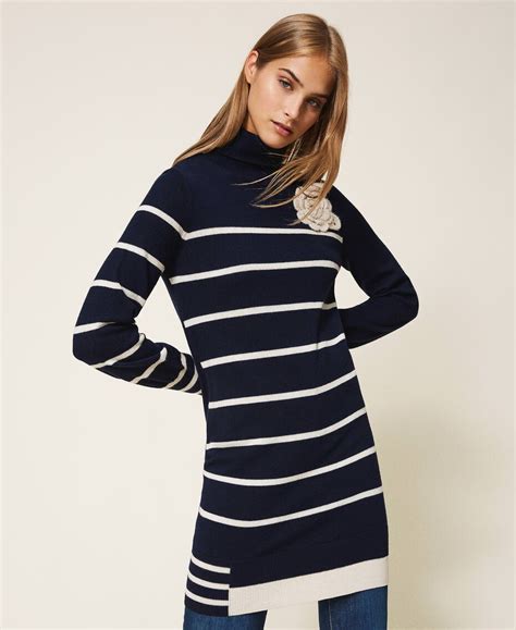 Check spelling or type a new query. Maxi pull à rayures Femme, Noir | TWINSET Milano