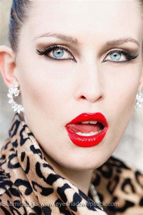 Gorgeous Makeup Ideas With Red Lips And Cat Eyes Pretty