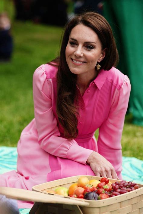 Princess Kate 🥂 On Twitter Rt Princess1wales Very Beautiful Woman 💗🌸