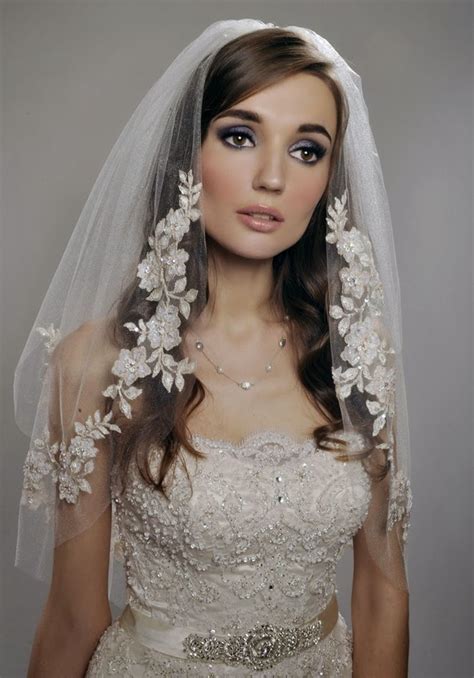 This is the image you have always wanted to portray at your wedding, isn't it? To Be My Chic Bride: 10 Romantic And Sophisticated Bridal Veils