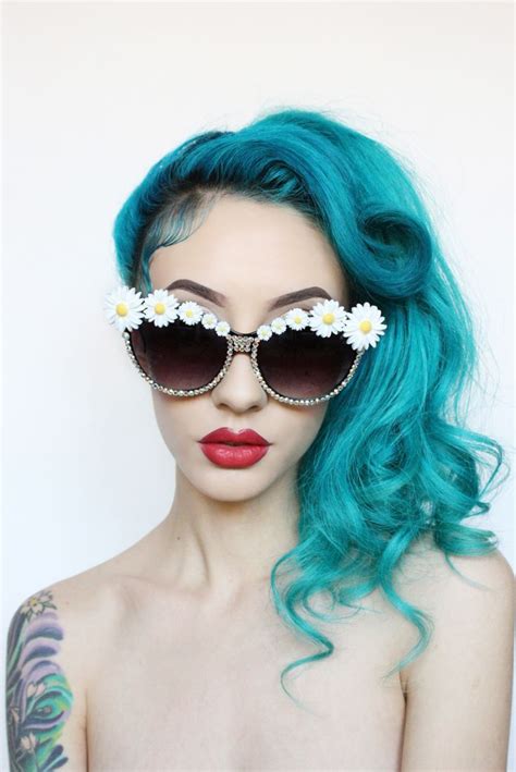 Turquoise Hair And Sunflower Shades A Star Is Born