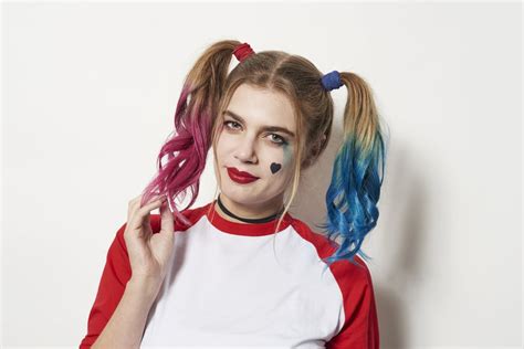 Search results for harley quinn black and red. Harley Quinn Hair Tutorial | POPSUGAR Beauty