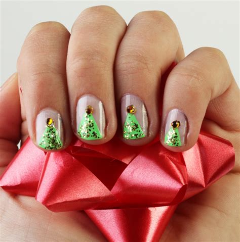 Existen muchos diseños de uñas que te puedas imaginar. Uñas Decoradas Árbol de Navidad + Paso a Paso - ε Diseños ...