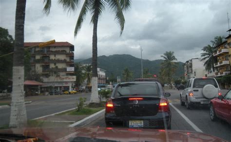 Colapsan Vialidades En Puerto Vallarta Por Exceso De Autos