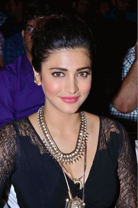 Shruthi Hassan Latest Glamorous Hot Photos