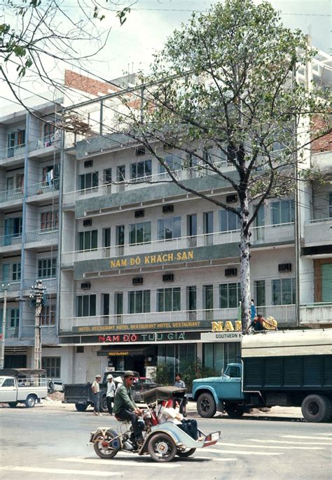 Yoo ah in công khai tỏ tình với đàn chị song hye kyo. 30 tấm ảnh màu đẹp nhất của đường phố Saigon thập niên 1960 (phần 18)