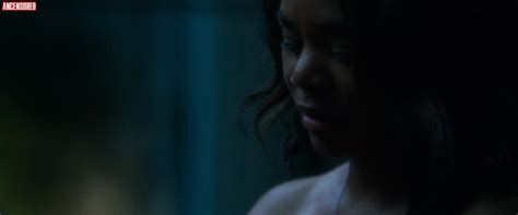 Naked Regina Hall In When The Bough Breaks