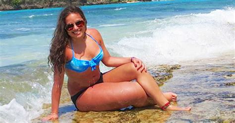 Find the perfect affordable dresses and accessories for your wedding, prom and other special occasions. Fille de 19 ans pose en bikini - maintenant, le monde ...