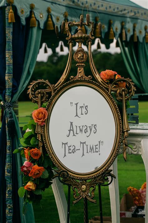 Alice In Wonderland Disney World Inspired Wedding Ideas Engage15
