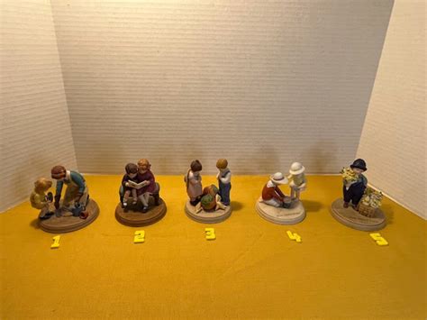 1986 holiday figurine series jessie willcox smith collection avon good