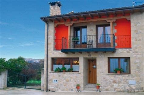 Casa rural para familias y personas que quieran conocer navarra, su naturaleza, gastronomía y lugares.669654504 y visitar #nacederodelurederra. Casa rural Belastegui - Casas Rurales Navarra