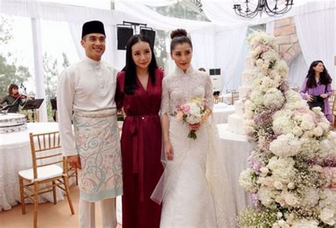 Chryseis tan is not your average instagram rich kid and is carving out a niche in her family's berjaya business while making smart use of social media to spread awareness about her ventures. Wedding of Malaysian scions Chryseis Tan and Faliq also a ...