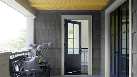Loving this 2020 trend of dark exterior paint colors. The Best (And Worst) Paint Colors to Sell a House in 2021