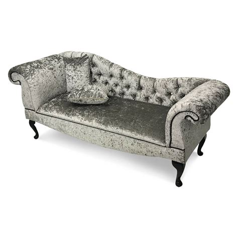 Covered in a rich teal color, this chaise lounge is made of soft velvet and polyester, and will elevate the style of any room. Chesterfield Sofas Crushed Velvet in 2020 | Velvet tufted ...