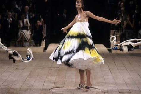 The Most Iconic Fashion Shows Of All Time