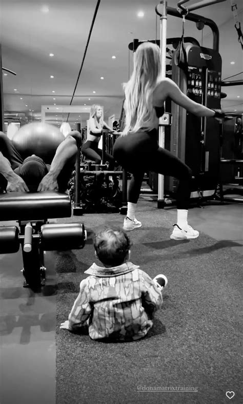 Khloe Kardashian Shows Off Her Shrinking Butt At The Gym And Gives Fans