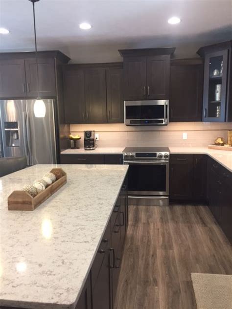 Some remodelers may experience a few hiccups along the way, but with a plan in place, a beautiful kitchen renovation is possible! This warm Diamond Kitchen & Bath remodel was completed by ...